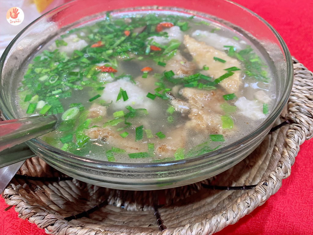 新竹竹北]福樂休閒漁村（附菜單）。烏魚子特色料理。中式料理。綠地草皮。巨豬出沒。近新月沙灣。親子景觀餐廳- Drama抓媽日常